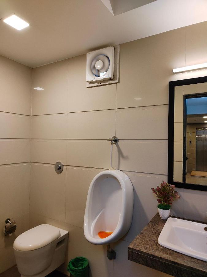 Kanak Beacon Hotel - Ashram Road Ahmedabad Exterior foto